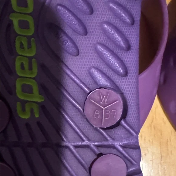 NWOT Speedo Flip Flops Sandals Purple Pink Green Lettering - Picture 5 of 7